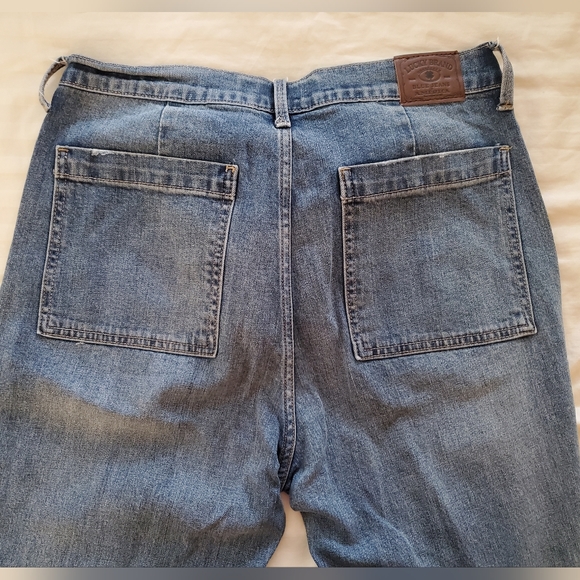 Lucky Brand Bell Flare High-Waisted Jeans - Picture 4 of 6